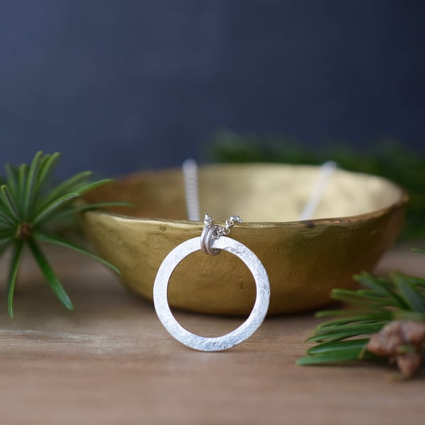 Textured Silver Circle Necklace 