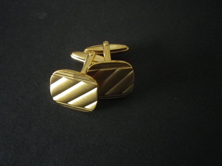 Gold plated groove design, rectangle cufflink,  free  shipping. gift wrapped