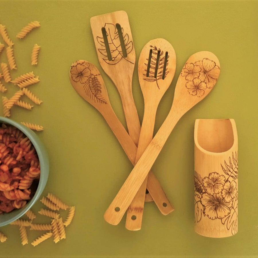 Utensil Holder with Wooden Utensils set. Handcrafted using Wood Burning Art