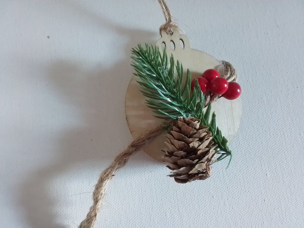 Christmas bauble. Handmade bauble. Ref 486