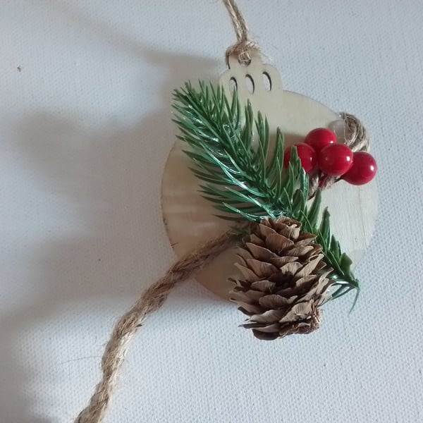 Christmas bauble. Handmade bauble. Ref 486