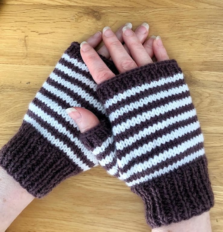 Fingerless Gloves or Mitts Hand Knitted in plum & white -one size 