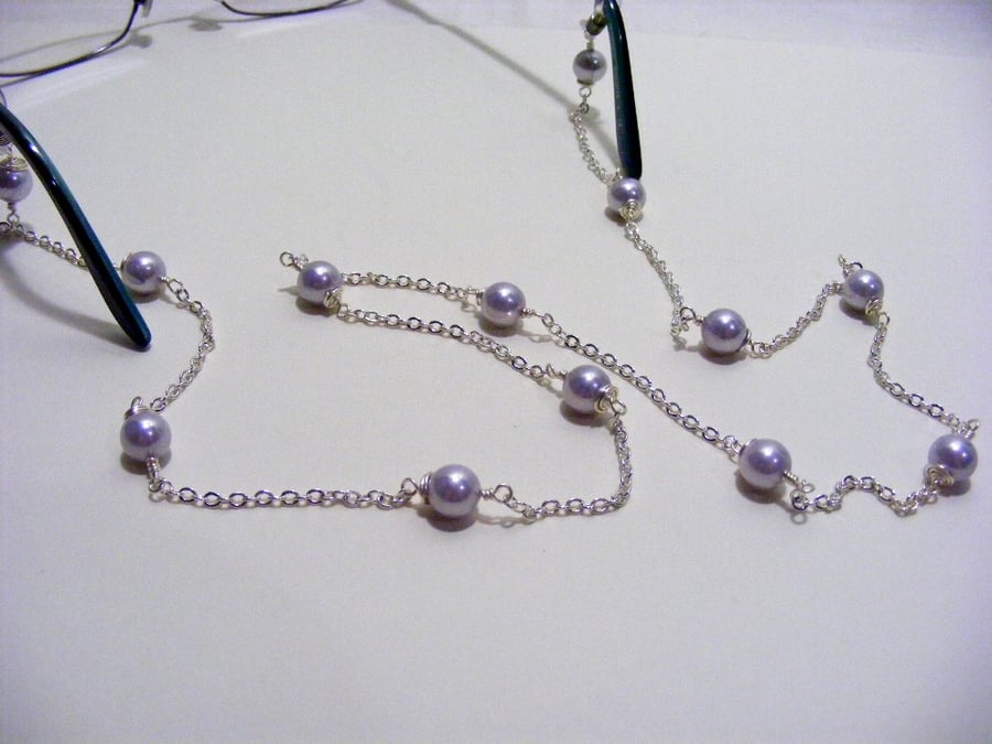 Lavender Shell Pearl Spectacle Chain