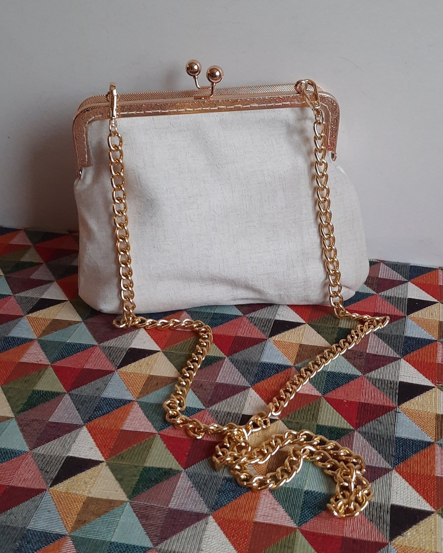 Handbag Day at the races