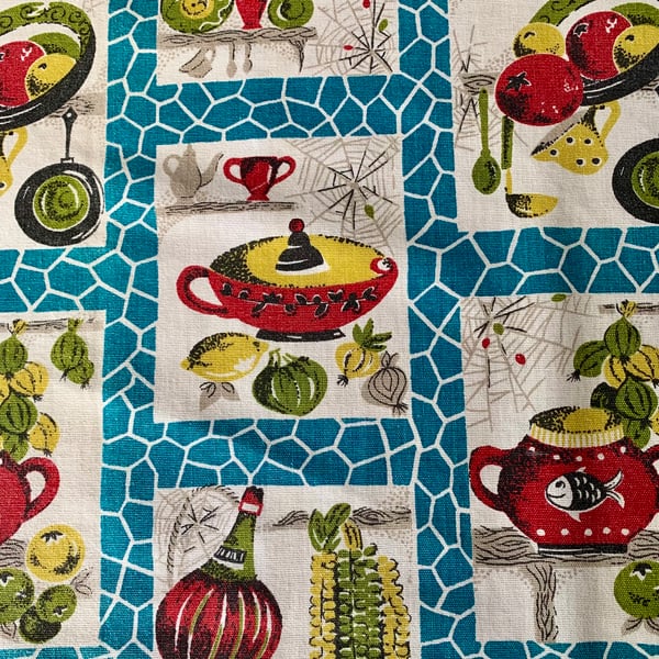 Kitsch and Quirky Mid Century 50s 60s Kitchenalia Themed Vintage Fabric