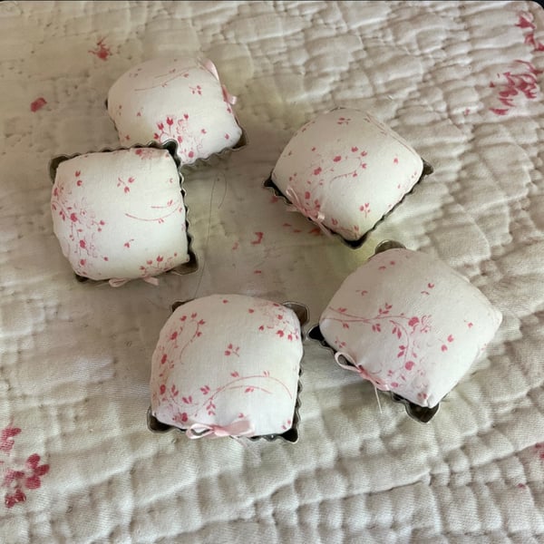 Vintage Pin cushion