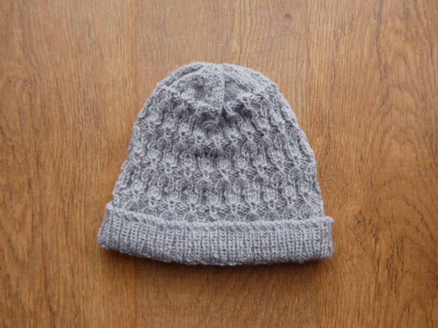 Knitted handmade grey patterned hat - unisex