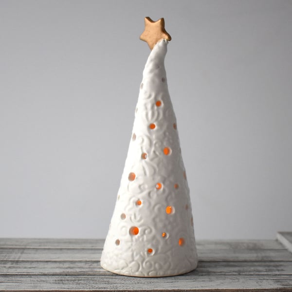 A304 Ceramic Christmas Tree Tea Light Holder (UK postage free)