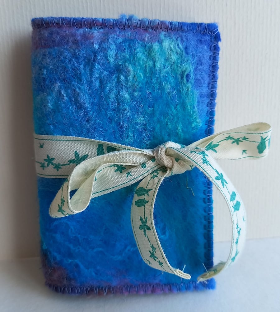 Handmade Felt Needle Case – Handmade Needle Book for Sewing Needles & Pins 