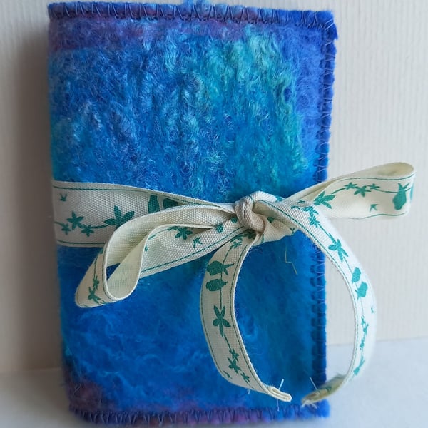 Handmade Felt Needle Case – Handmade Needle Book for Sewing Needles & Pins 