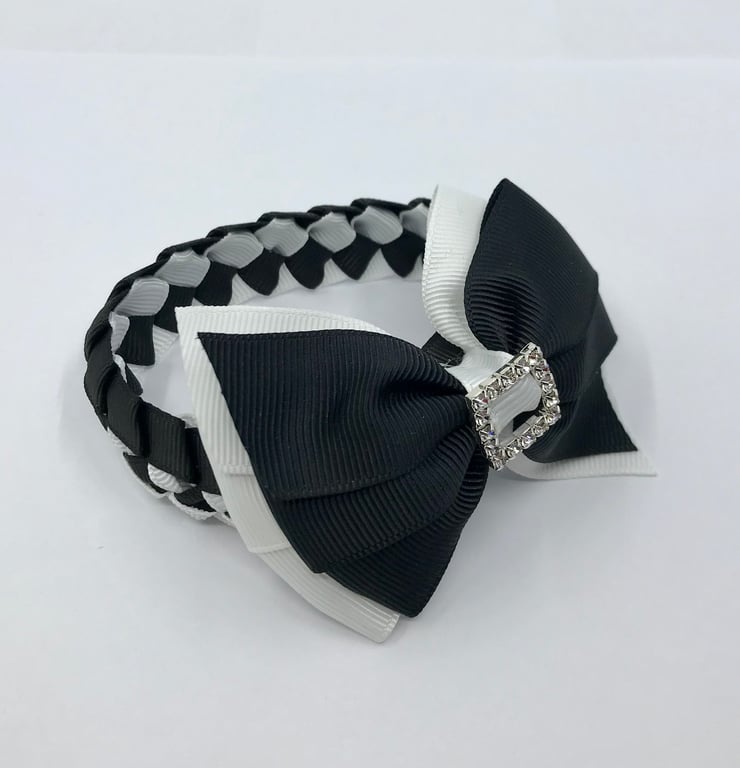 School Black and White pleated bun wrap