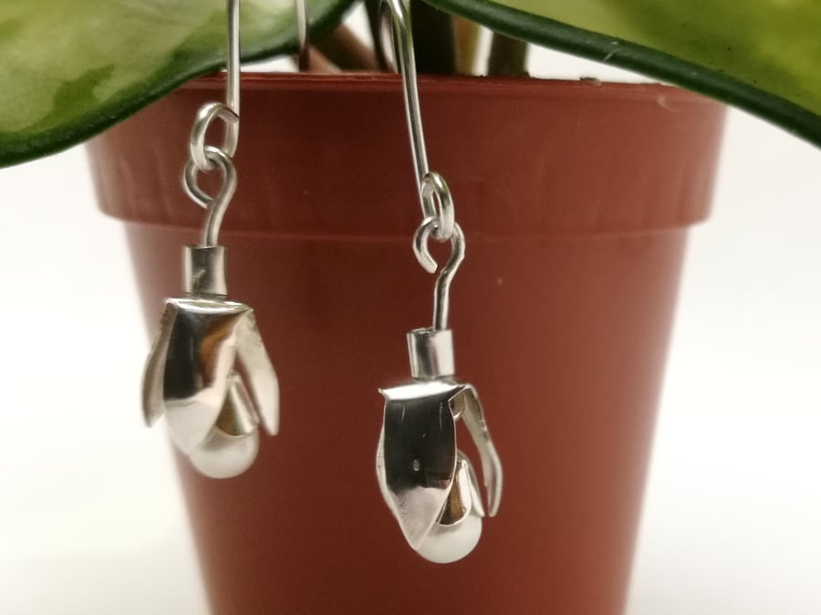 Pearl and Sterling Silver Snowdrop earrings