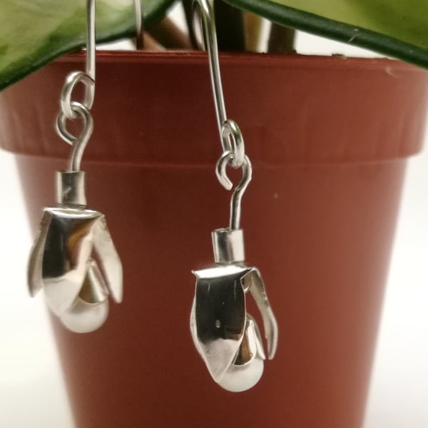 Pearl and Sterling Silver Snowdrop earrings