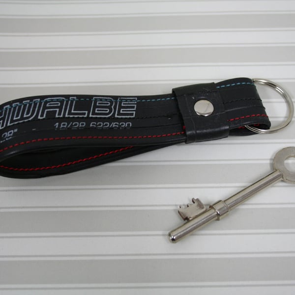 Recycled bicycle inner tube keyring
