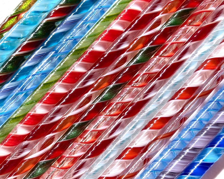 12cm Twisted Red White Green Cane For Glass Fusing Made With Bullseye