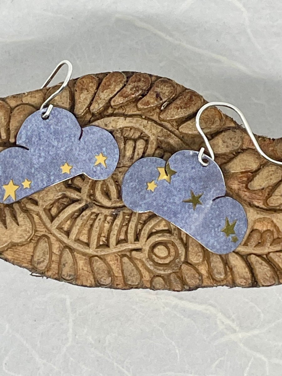 Cloud recycled tin earrings with gold stars style 1