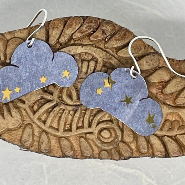 Cloud recycled tin earrings with gold stars style 1