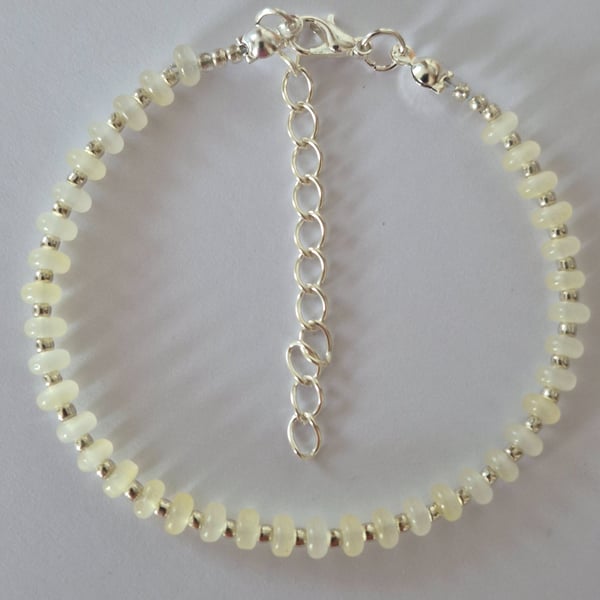 Pale Yellow Frosted Glass Rondelle Bead Bracelet