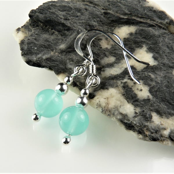 Sterling silver & 6mm (-) Sea glass drop earrings, in a gift box (S)