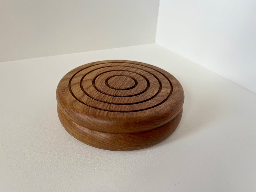 A medium size trivet