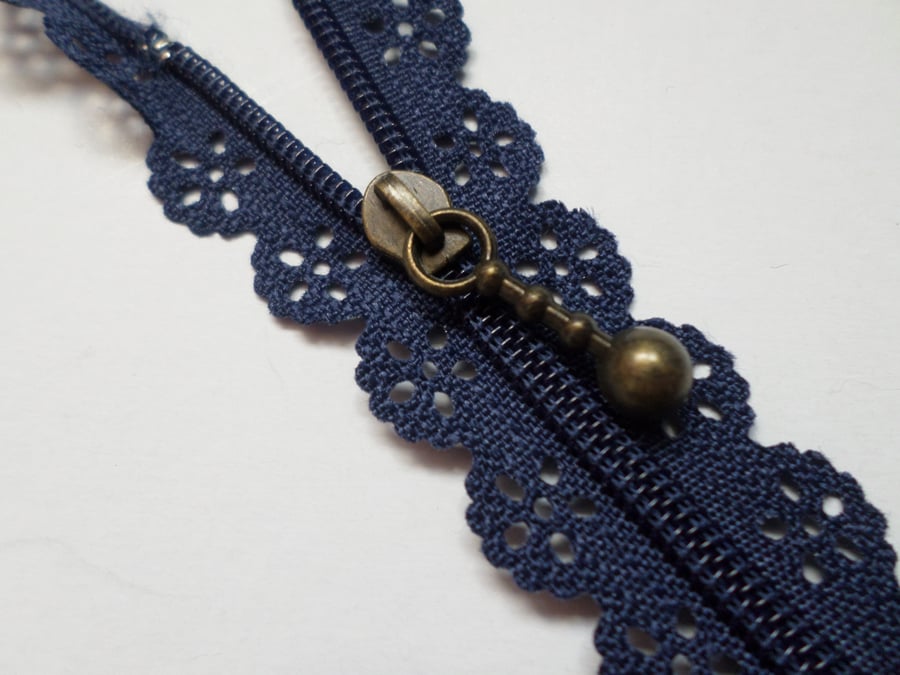 1 x Nylon Lace Zip - Metal Findings - Flower - 15cm - Navy Blue 