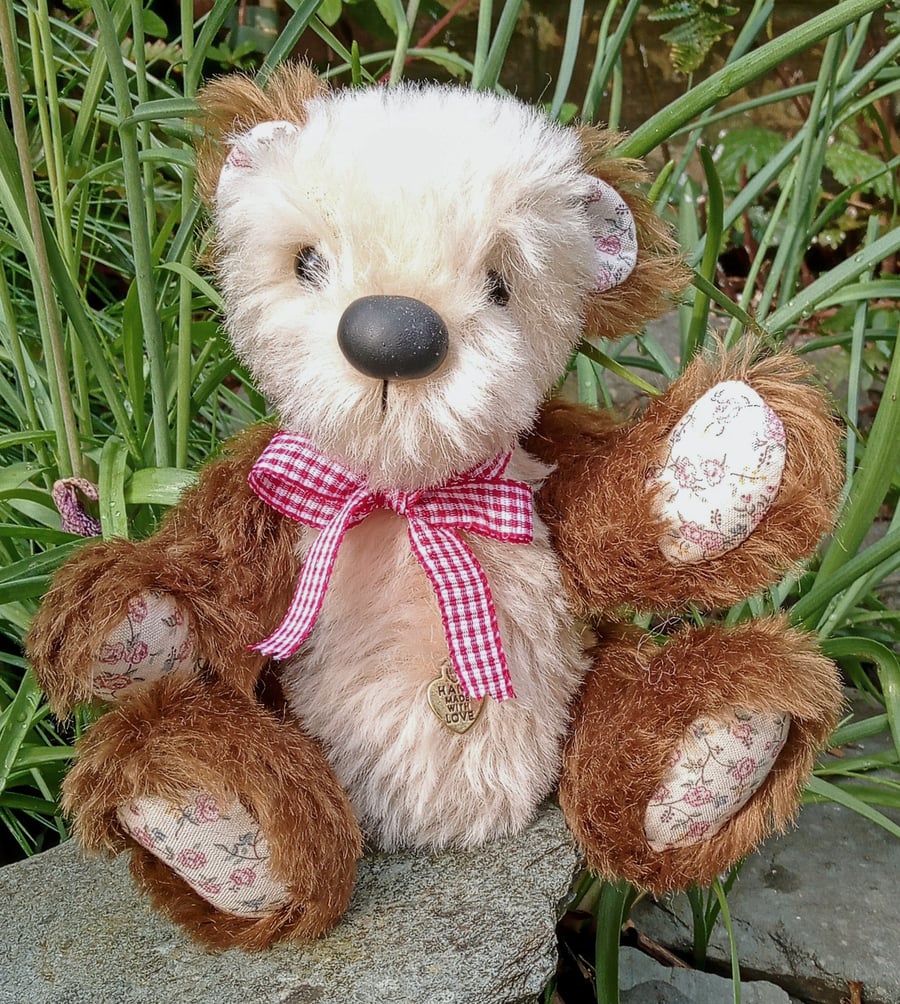 'Bonnie'. A bear with a special message in a bottle