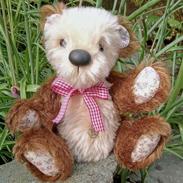 'Bonnie'. A bear with a special message in a bottle