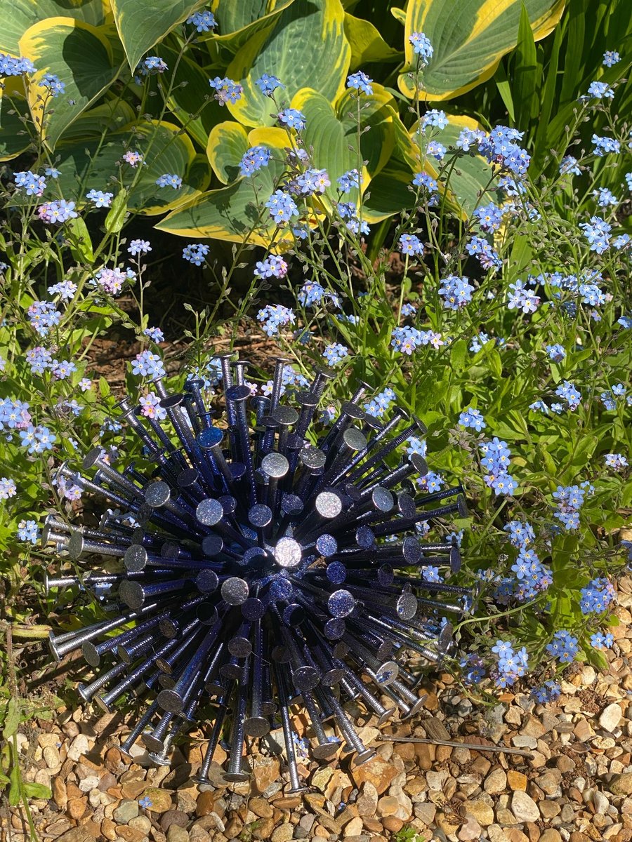 Exploding Aluminium Dandelion Head Feature