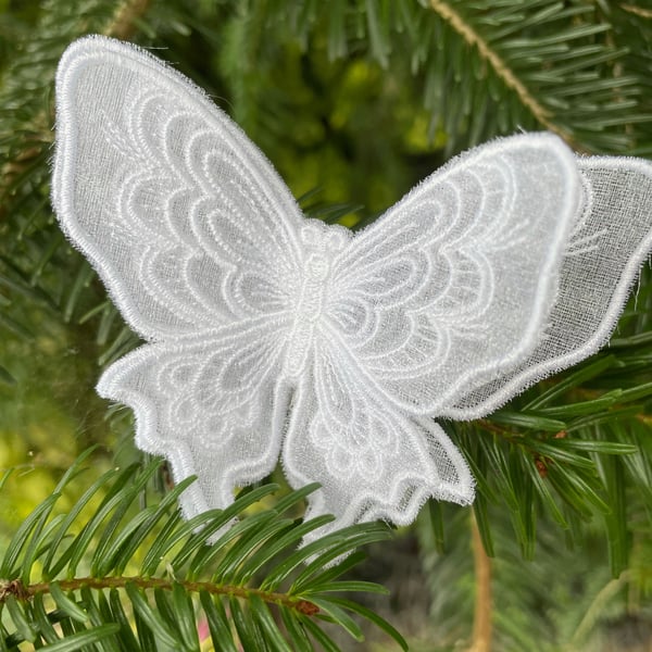 White Organza Butterfly on Alligator Clip PB9