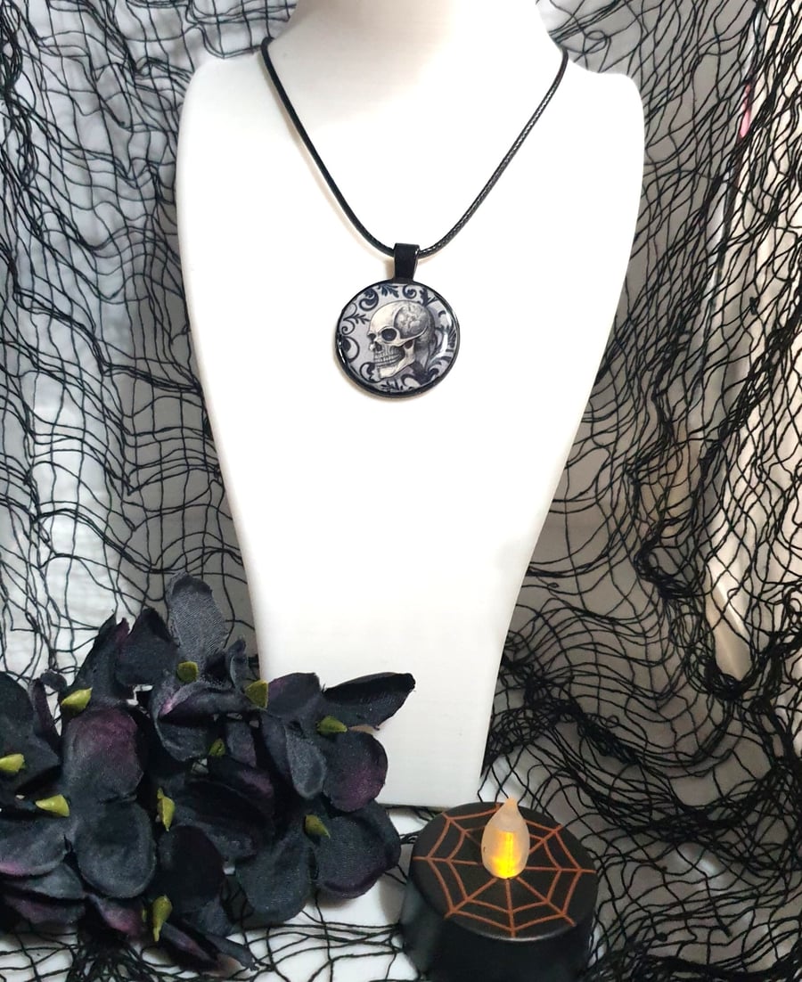 Skull necklace pendant 