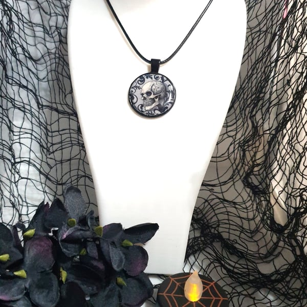 Skull necklace pendant 