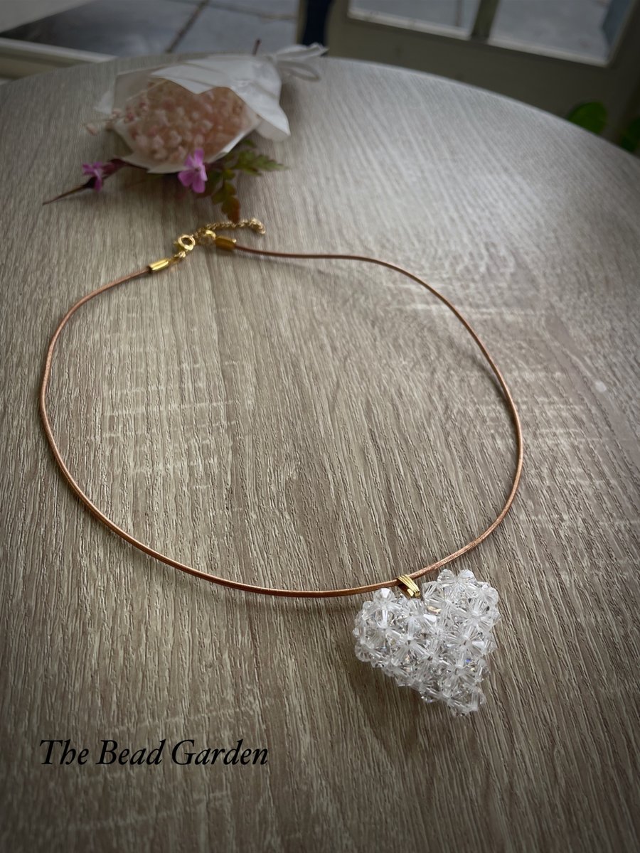 Beaded heart leather necklace 