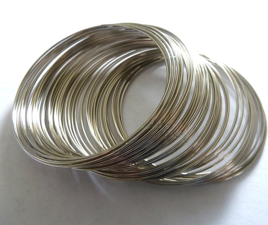 40 loops of memory wire