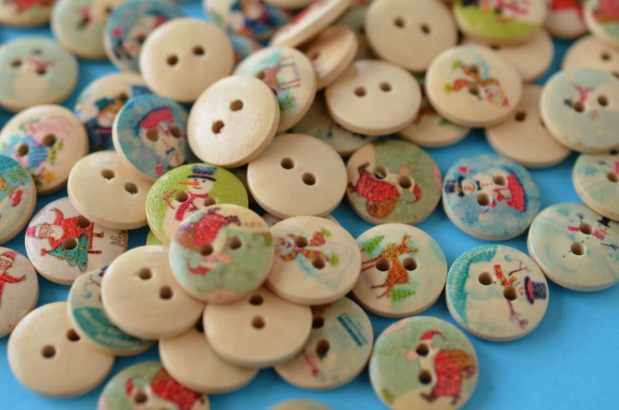 15mm Wooden Christmas Buttons Mixed Designs 10pk Santa Reindeer Snowman (SX1)