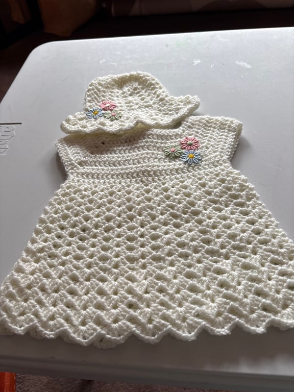 Baby dress and bonnet