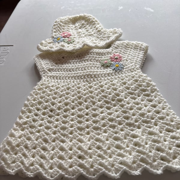 Baby dress and bonnet