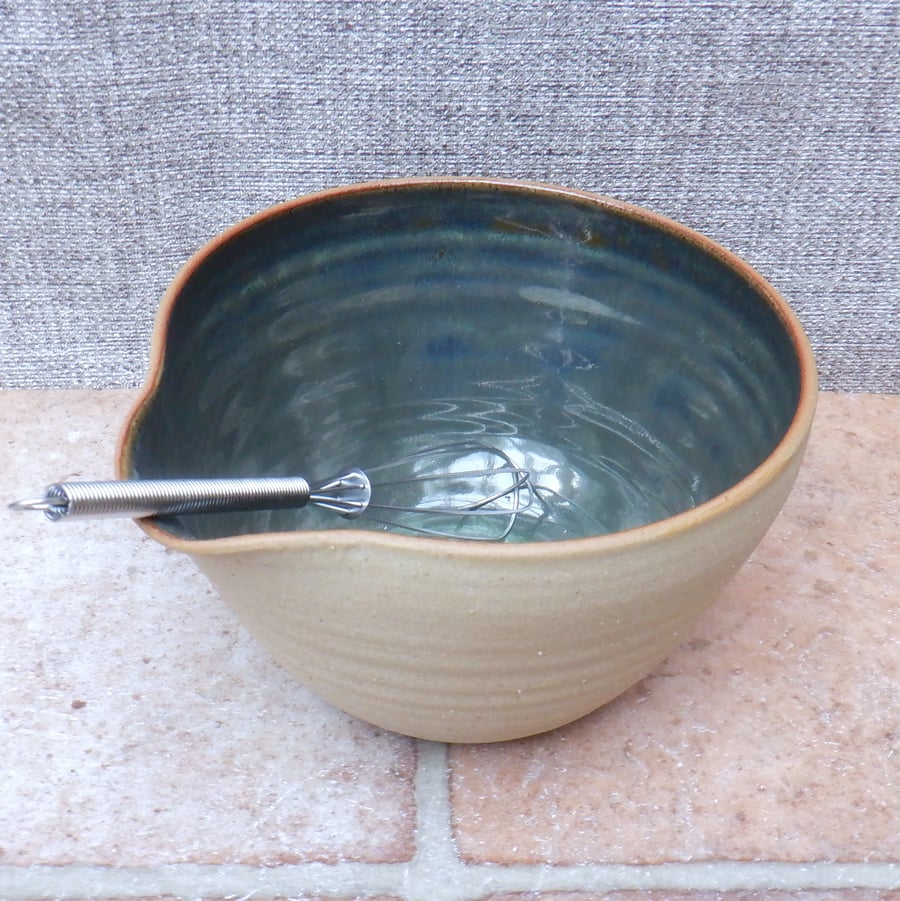 Salad dressing mixing pouring drizzle sauce bowl hand thrown stoneware pottery 