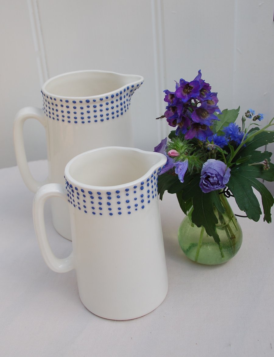 blue slip dot jugs