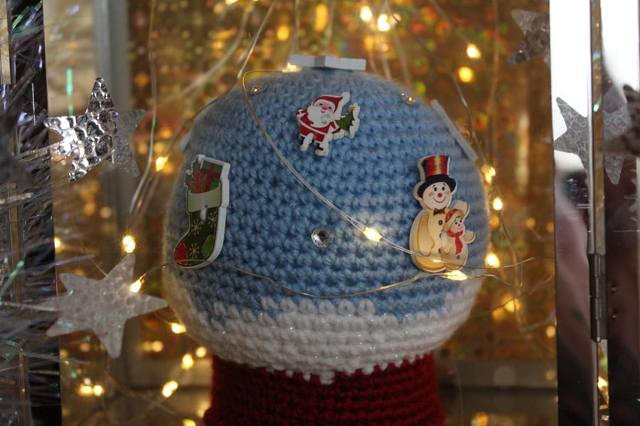 Crochet snow globe