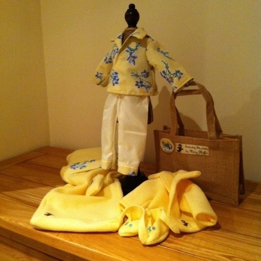 Doll's clothes - sleepover set