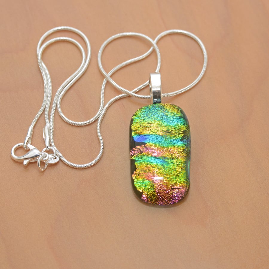 Glittering glass pendant