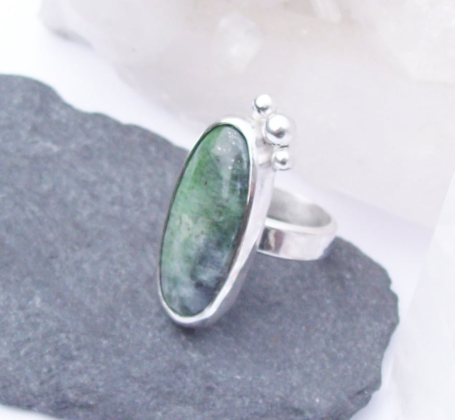 Green Ring Chrome Diopside Sterling Silver Size M Boho Ring , handmade Ring
