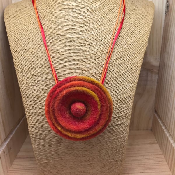  Felt Necklace. (307)