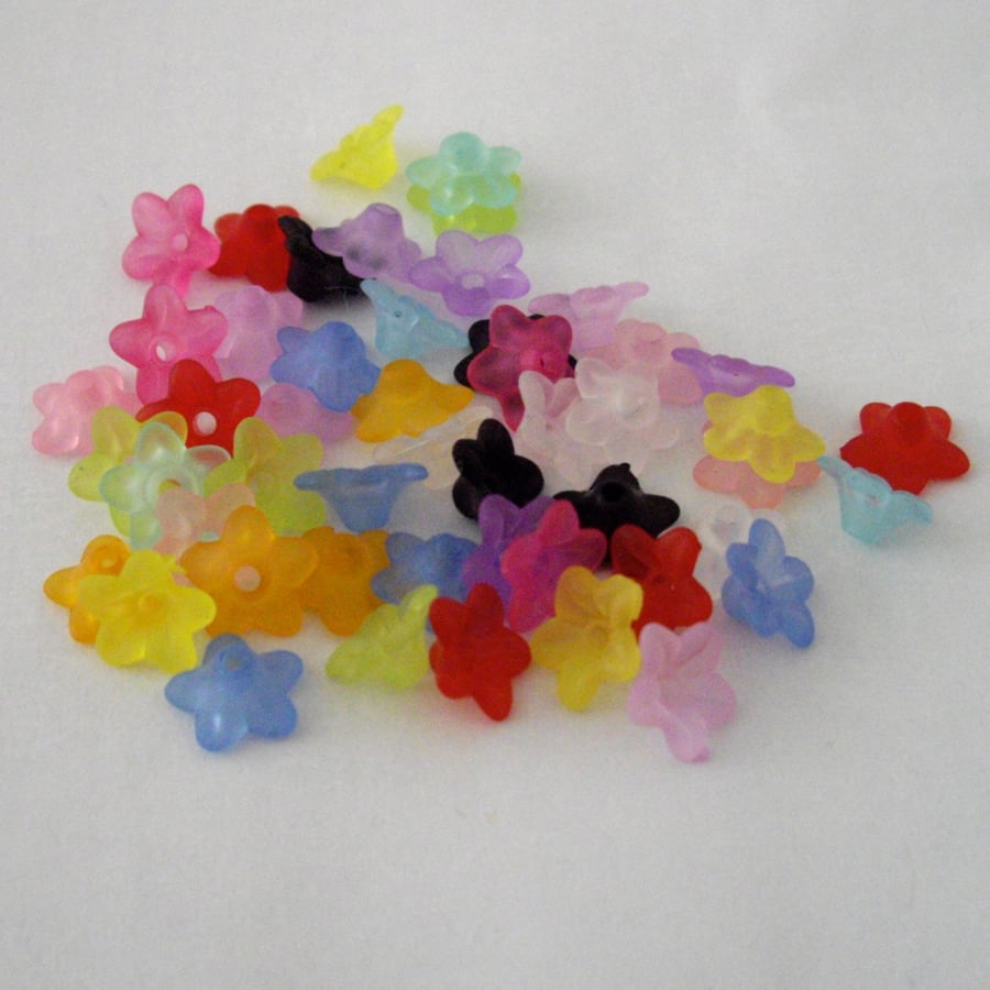100 x 10mm Colour Mix Lucite Flower Beads