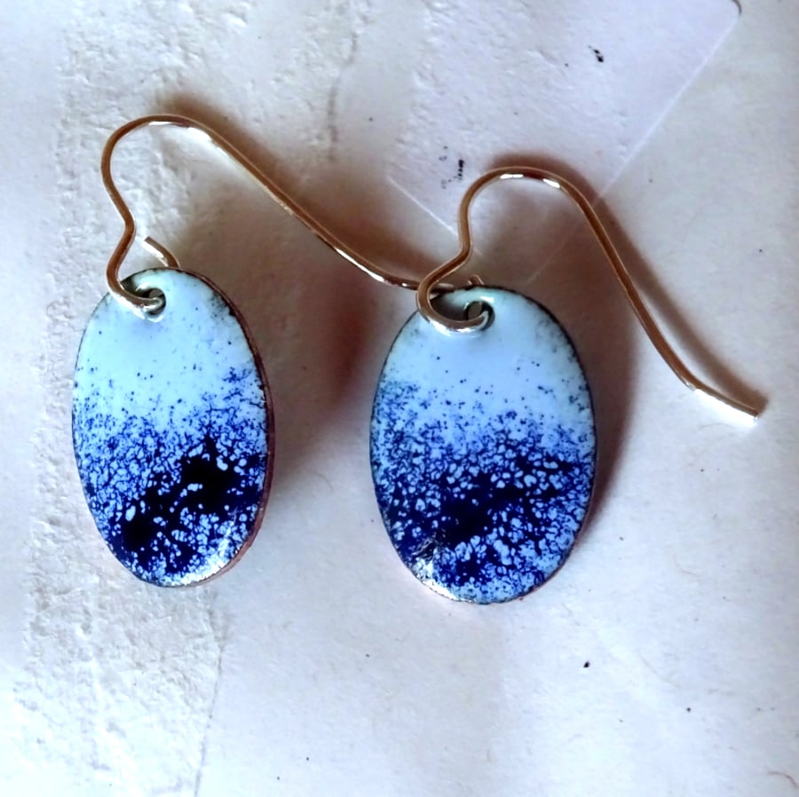 oval earrings - dark blue and pale blue