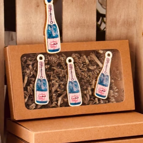 Wedding Favours Champagne Boytle Wooden Ornament Rustic Chic Vintage style