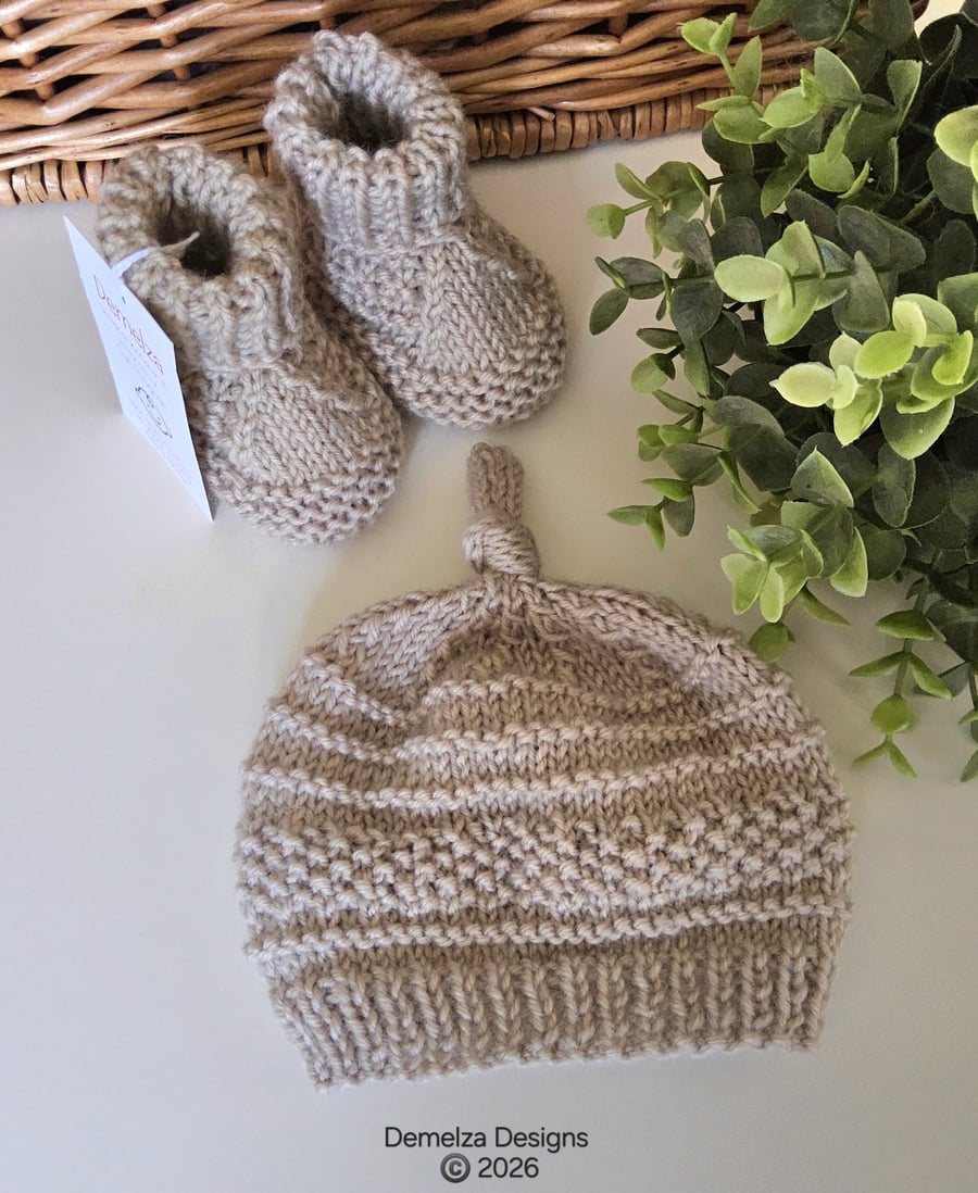 Designer Luxury Merino Wool Baby Hat & Booties Set 0-3 months size