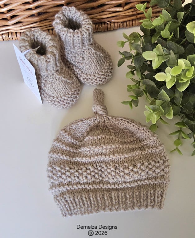 Designer Luxury Merino Wool Baby Hat & Booties Set 0-3 months size