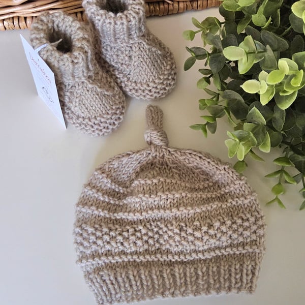 Designer Luxury Merino Wool Baby Hat & Booties Set 0-3 months size