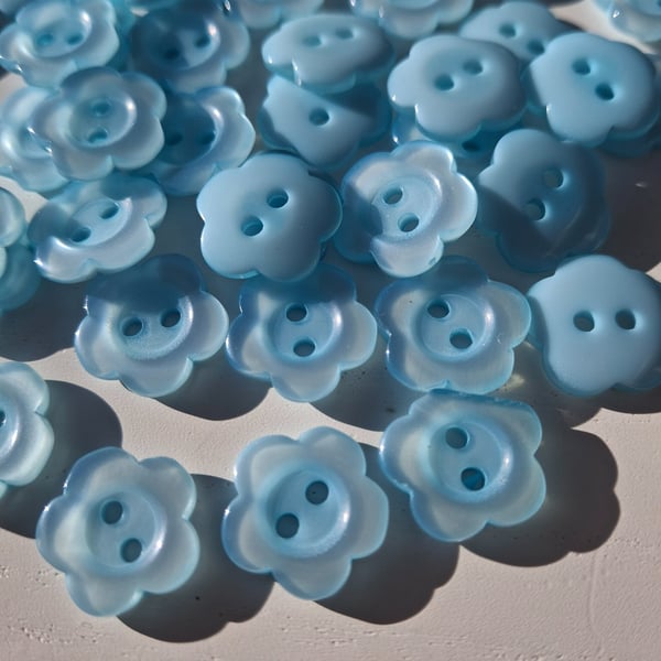 50 x Blue Acrylic 15mm Flower 2 Hole Buttons
